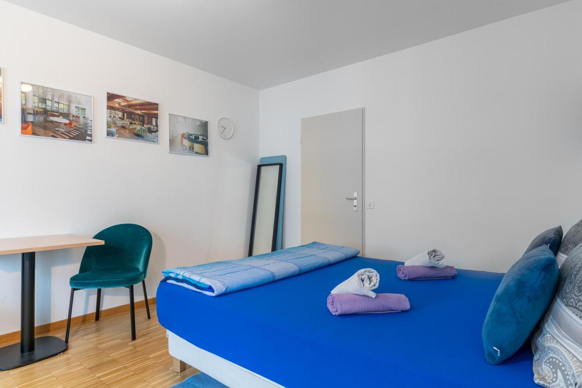 Bright Flat With Workspace Near Downton Apartment *