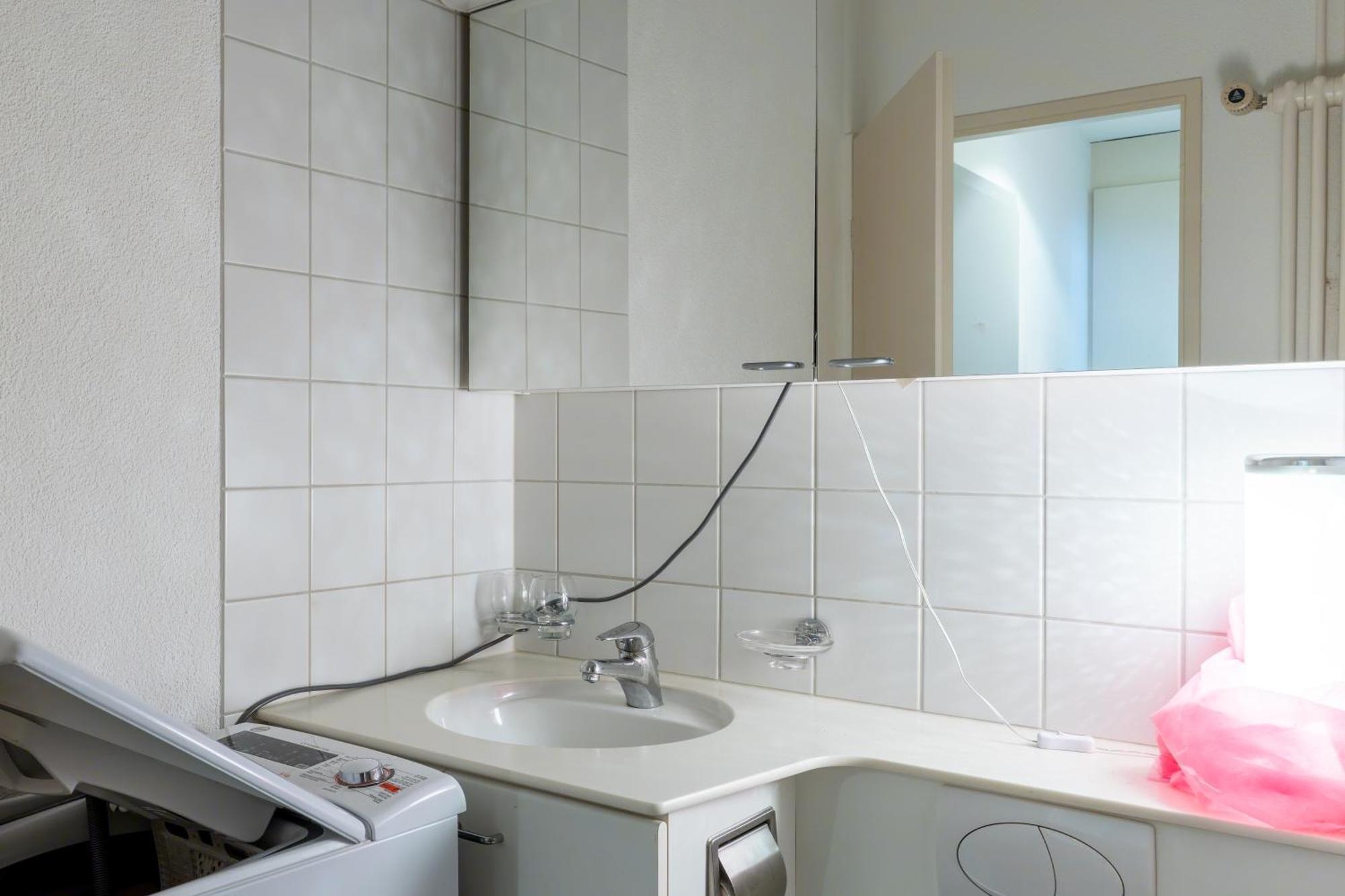 Bright Flat With Workspace Near Downton